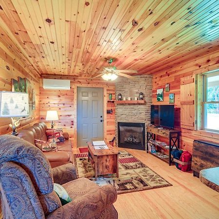 Blue Ridge Mountain Cabin With Views And Hot Tub Sparta Exterior photo