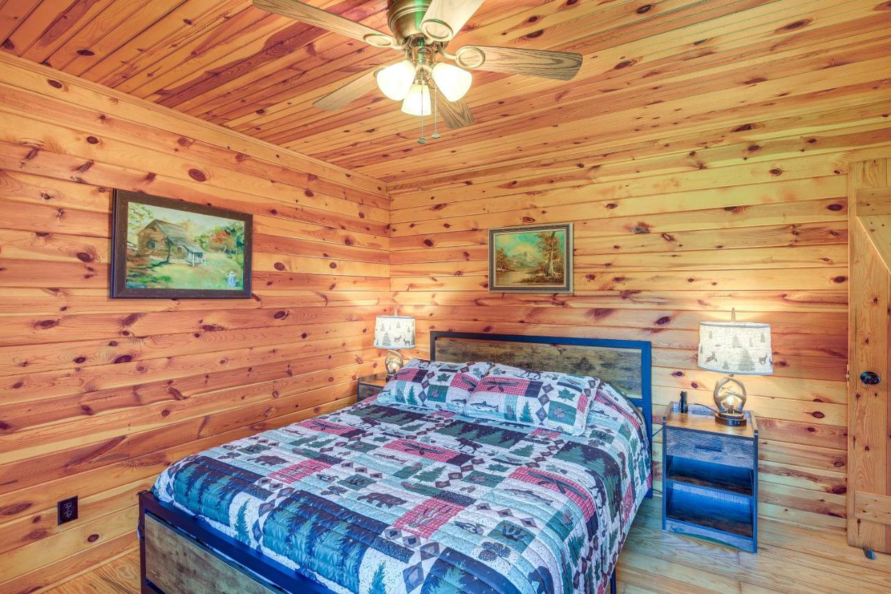 Blue Ridge Mountain Cabin With Views And Hot Tub Sparta Exterior photo