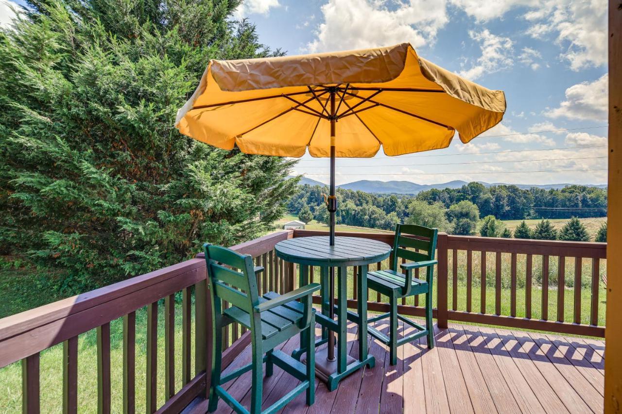 Blue Ridge Mountain Cabin With Views And Hot Tub Sparta Exterior photo