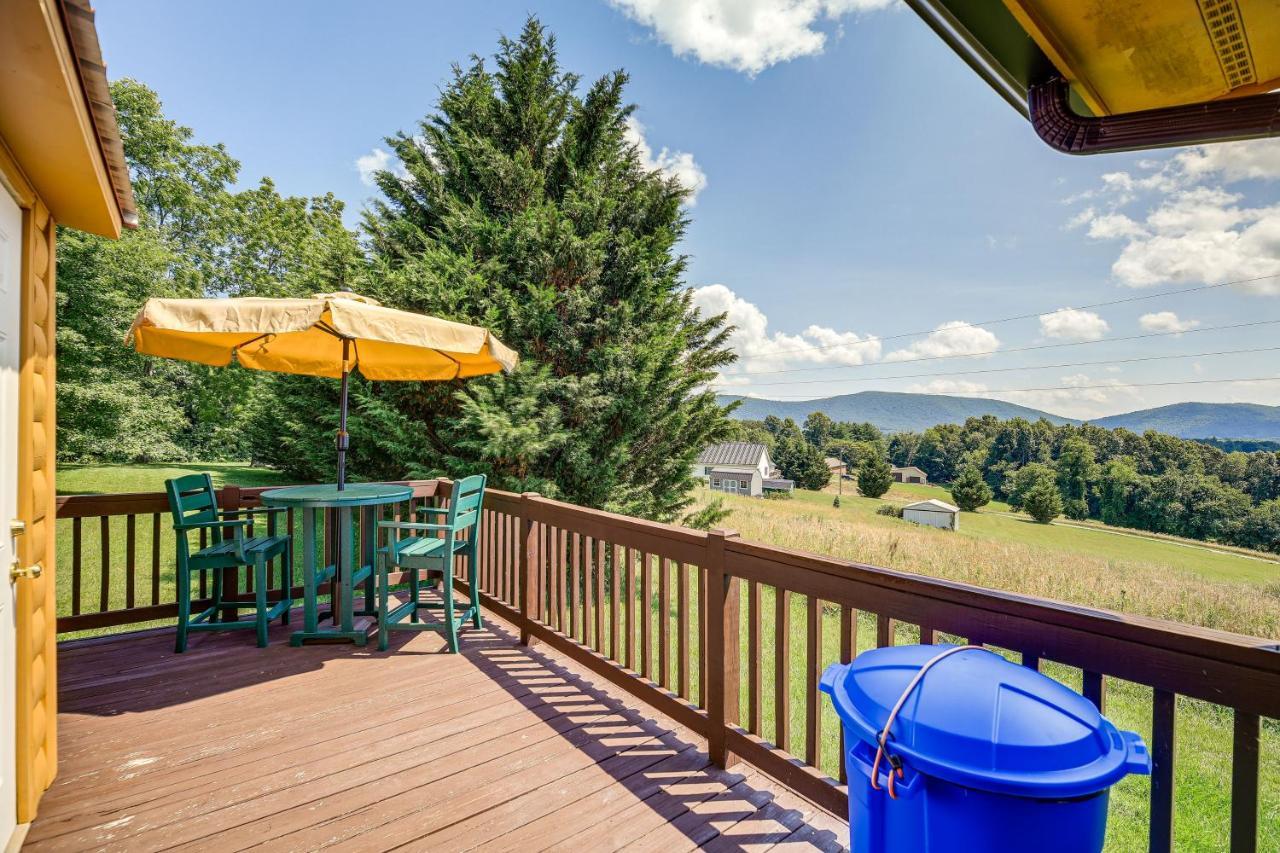 Blue Ridge Mountain Cabin With Views And Hot Tub Sparta Exterior photo